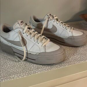 Nike Women’s White and Light Purple Sneakers